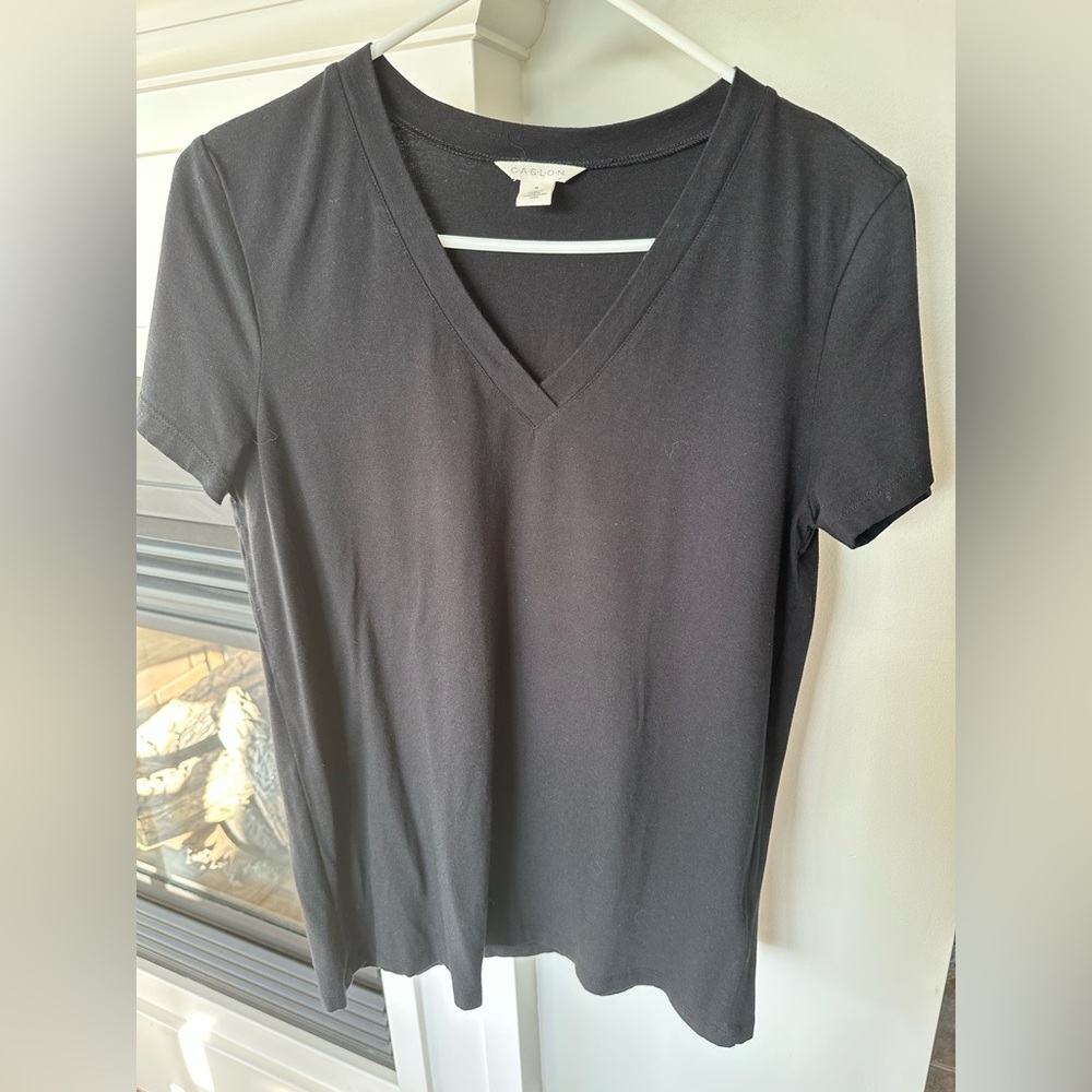 Caslon Women's Black V-Neck Top